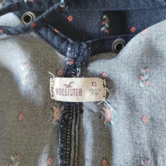 Hollister Lace Up Viscose Top Cap Shirt Tee Navy Blue Floral 3/4 Sleeve XS - Picture 8 of 10